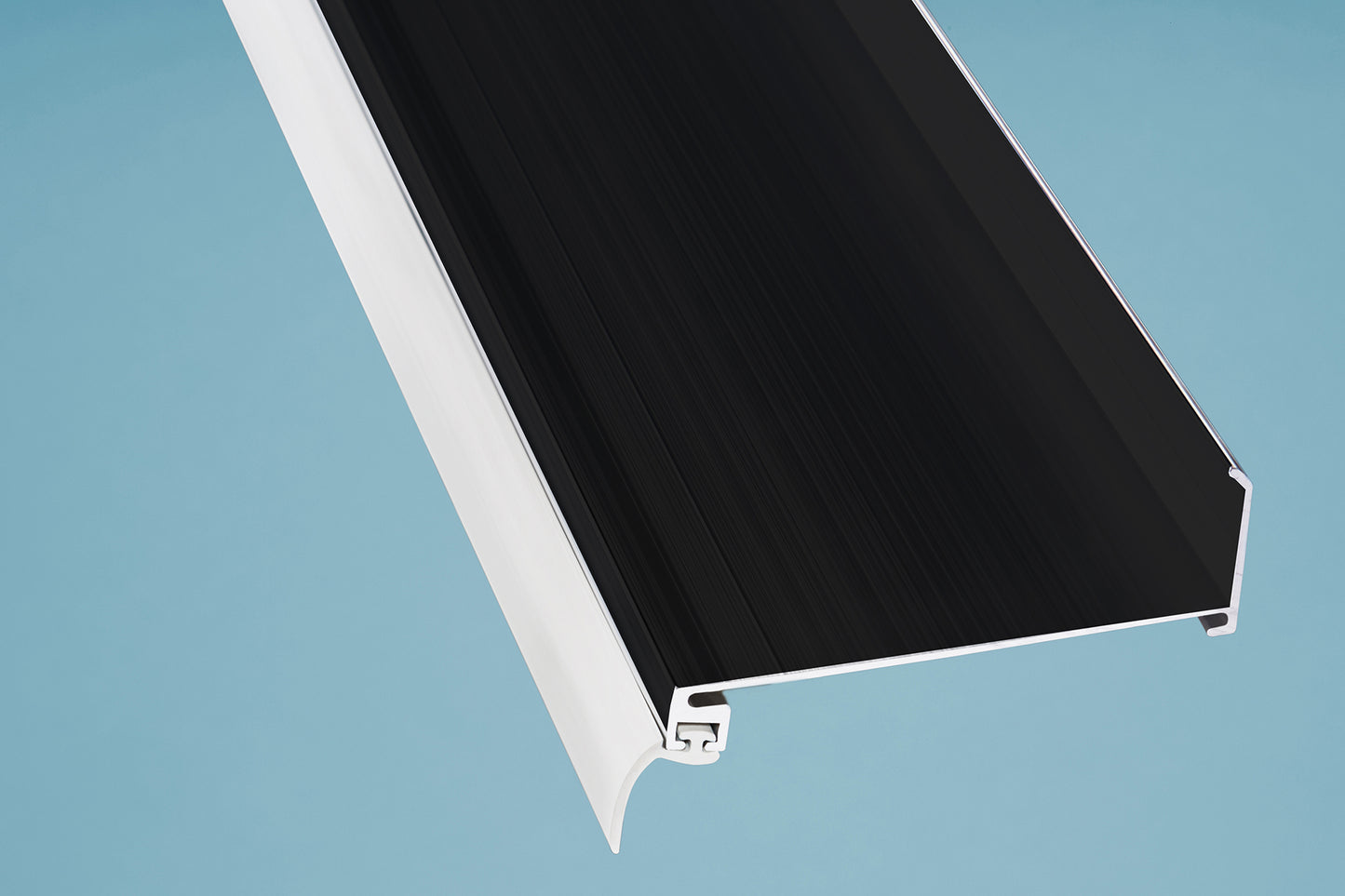 Flexibles und sicheres Wandanschlussprofil Anthrazit für Terrassenüberdachungen und Carports