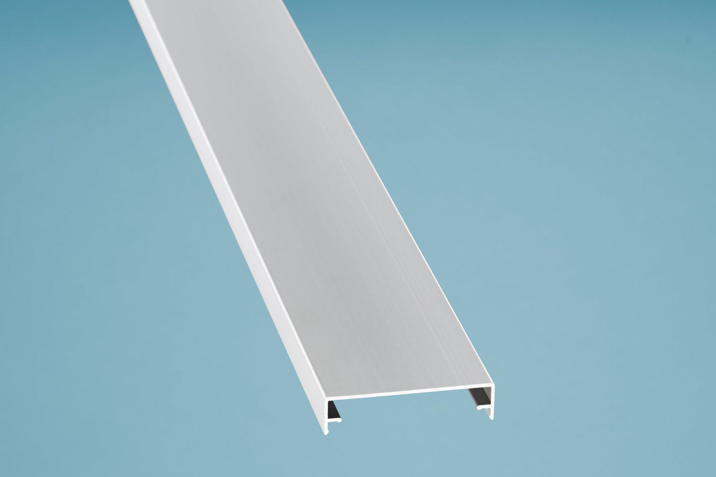 Hochwertiger Aluminium Zierklemmdeckel Silber für saubere und elegante Profilabschlüsse - Plattenprofi24