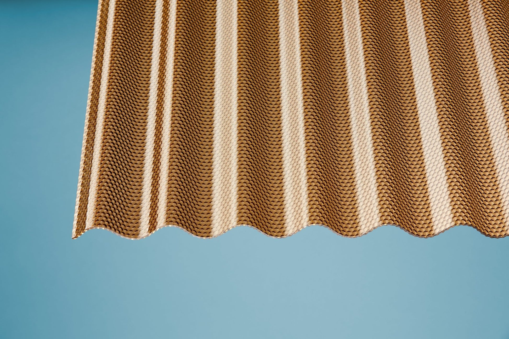 Profilplatte Acryl 3mm Premium Wabe bronze - lichtdurchlässig, bruchsicher & elegant - Plattenprofi24