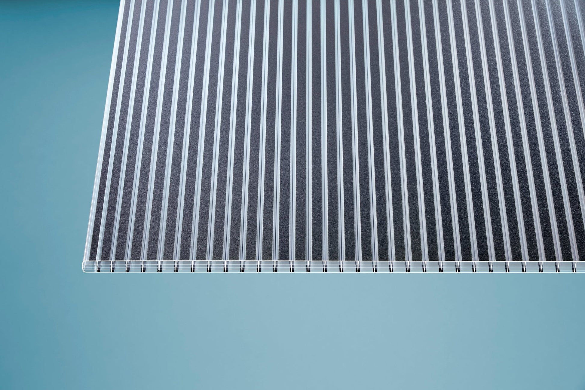 Hohlkammerplatte Polycarbonat 16mm Deluxe Zebra klar/anthrazit - Trendige Streifenoktik - Plattenprofi24
