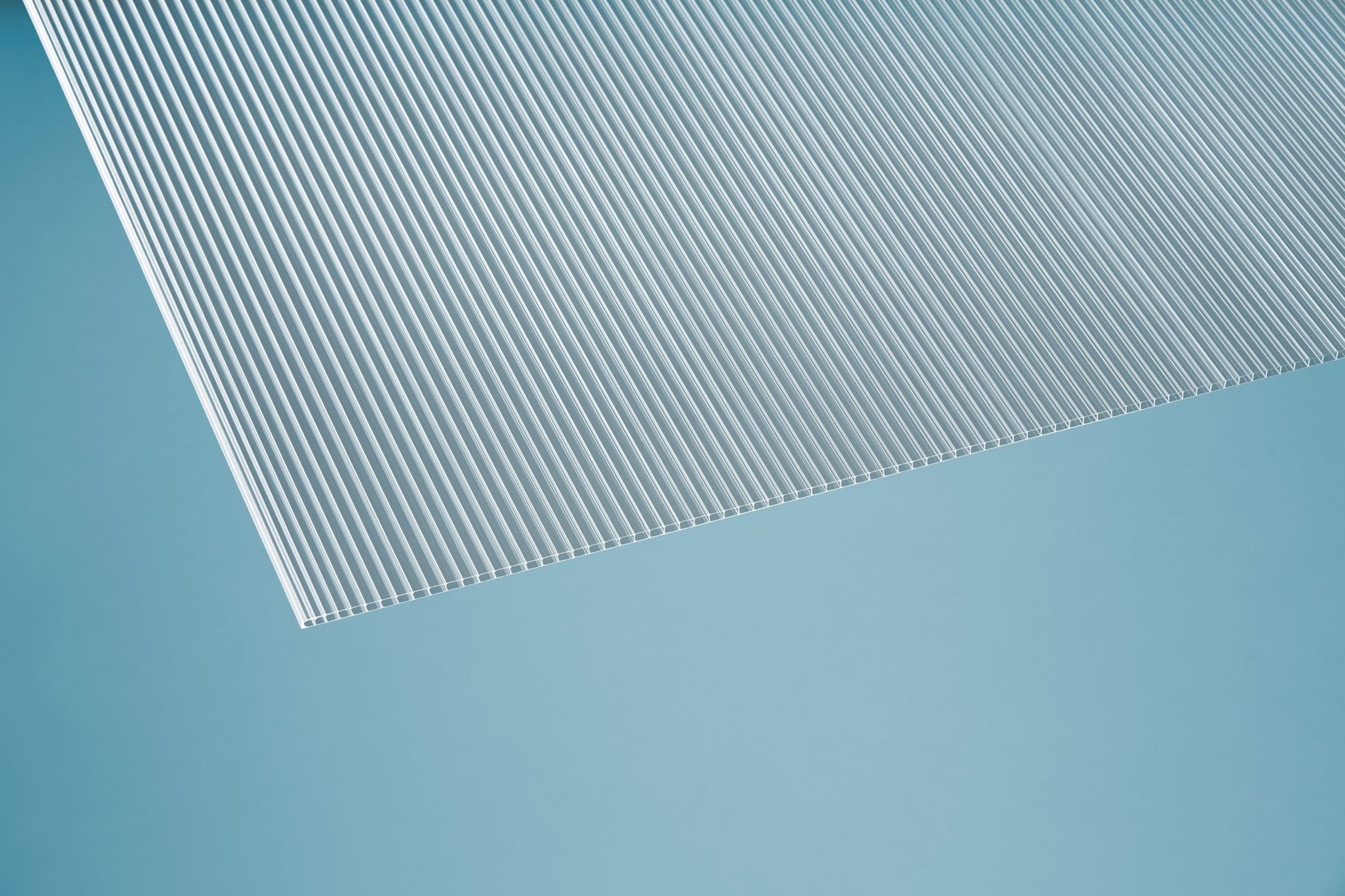 Hohlkammerplatte Polycarbonat 4,5mm Basic klar - Qualität, Leichtigkeit, Kosteneffizienz - Plattenprofi24