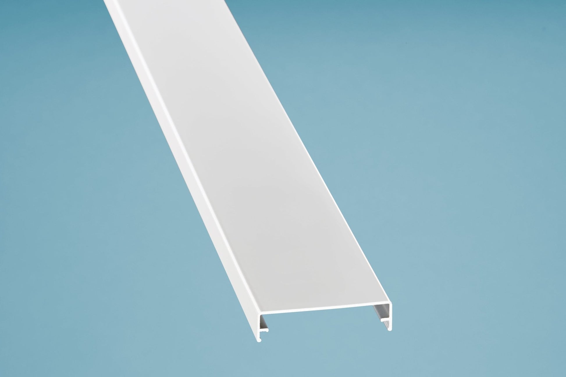 Hochwertiger Aluminium Zierklemmdeckel Weiß für saubere und elegante Profilabschlüsse - Plattenprofi24