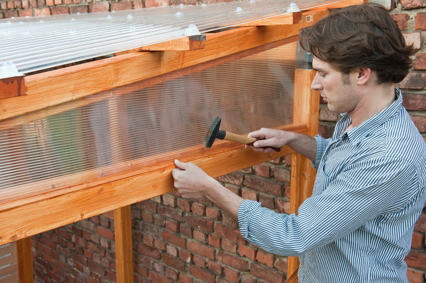 Hohlkammerplatte Polycarbonat 6mm Basic klar - Qualität, Leichtigkeit, Kosteneffizienz - Plattenprofi24
